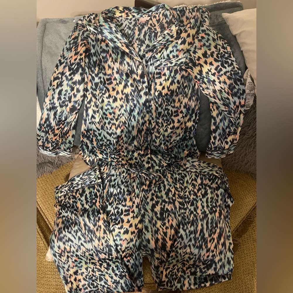 Victoria's Secret Black, Light Blue & Peach Patterned Pajamas | Lounge Set